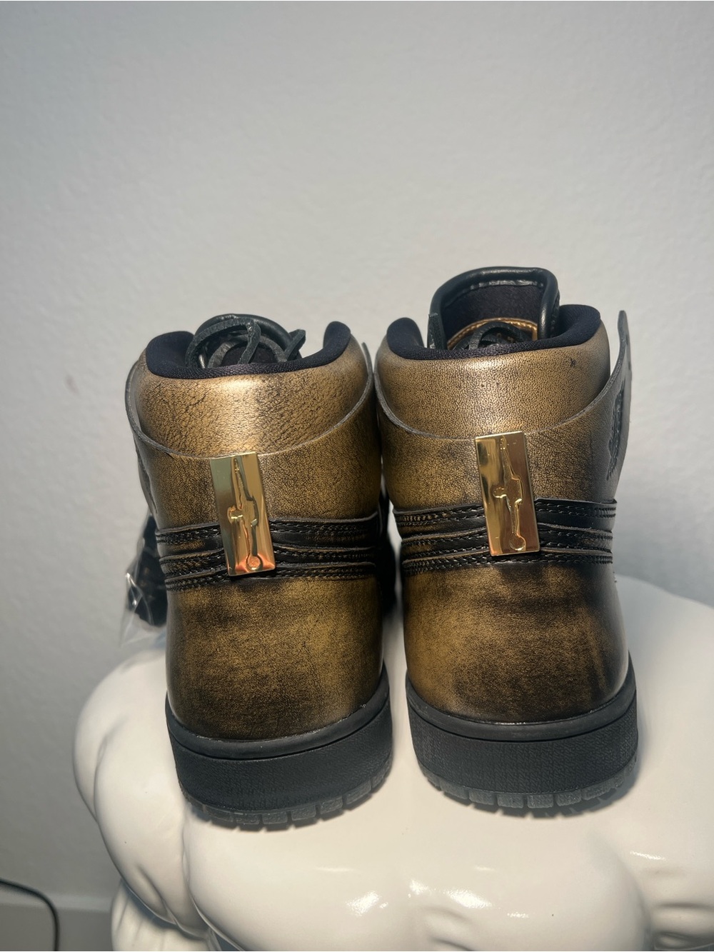 Air Jordan 1 Retro High OG 'Wings' limited-edition - Picture 5 of 13